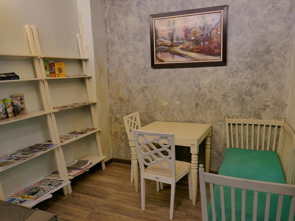 First 1 Boutique Hostel At Sukhumvit 1 Bangkok Luaran gambar
