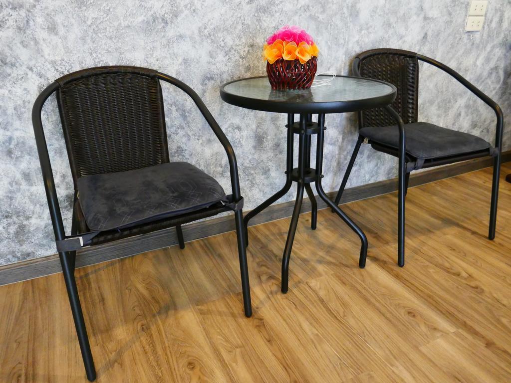 First 1 Boutique Hostel At Sukhumvit 1 Bangkok Luaran gambar