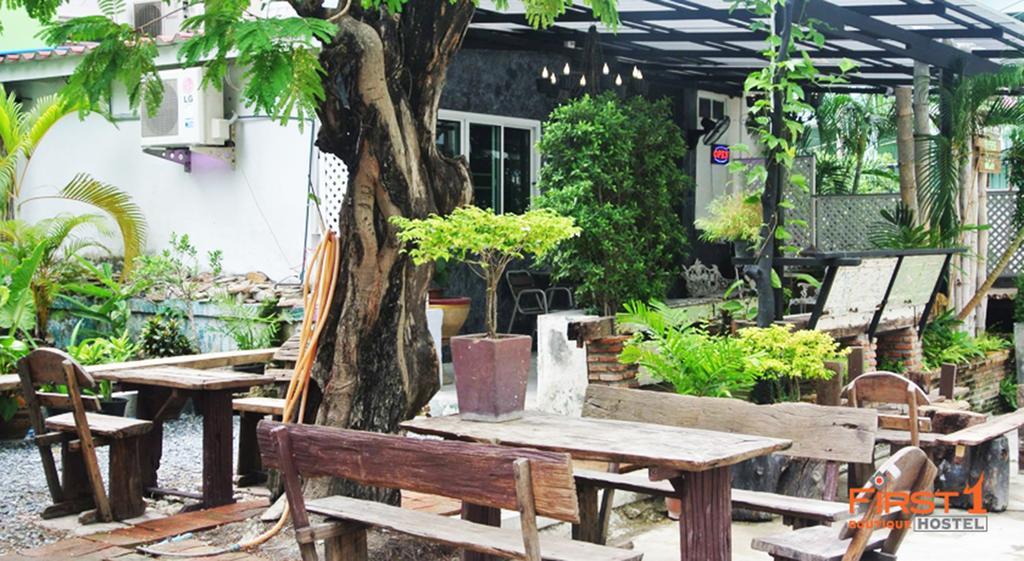 First 1 Boutique Hostel At Sukhumvit 1 Bangkok Luaran gambar