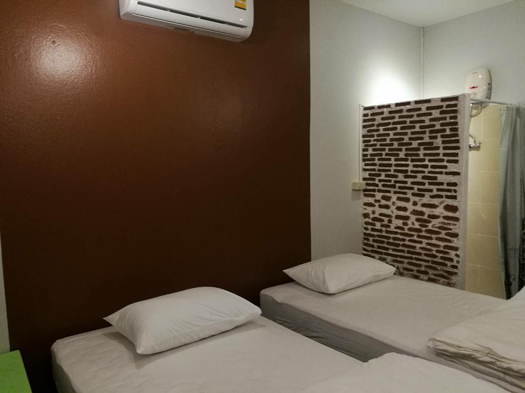 First 1 Boutique Hostel At Sukhumvit 1 Bangkok Luaran gambar