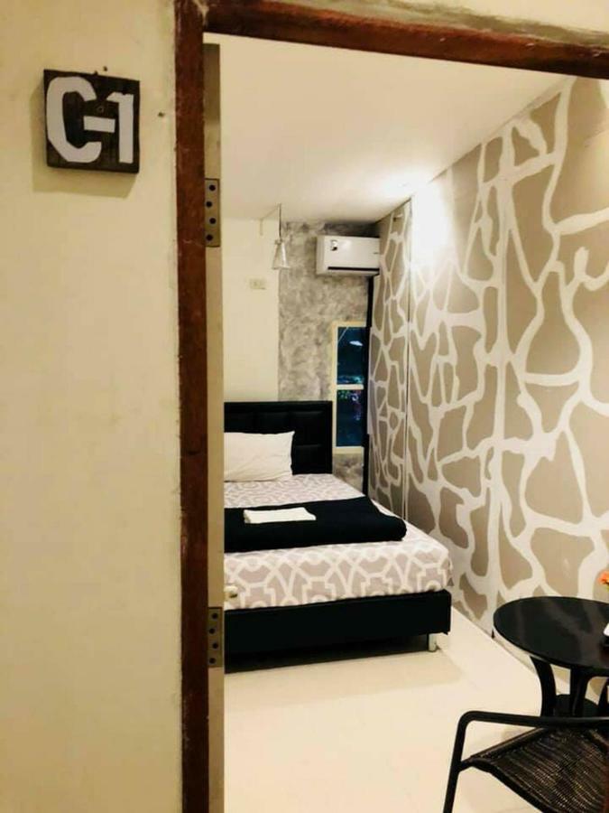 First 1 Boutique Hostel At Sukhumvit 1 Bangkok Luaran gambar